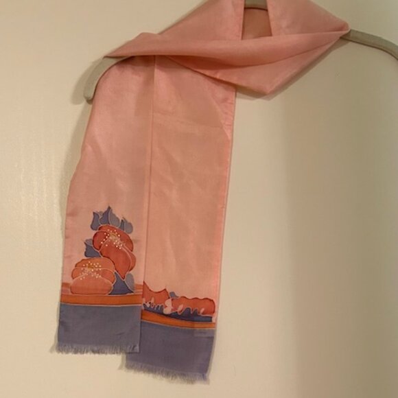 Pink silk scarf with print at the ends - Picture 4 of 5